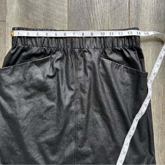 David Lerner x Evereve Pull on Pocket Skirt Black Faux Leather Medium - Picture 7 of 9